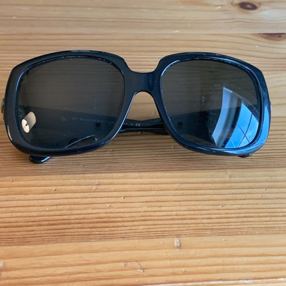 Burberry Sunglasses B4051 3001/87 display picture 1